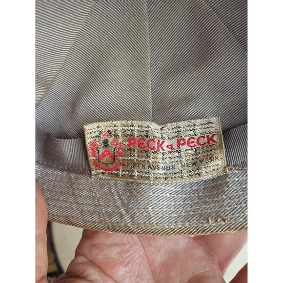 Vintage Arnold Constable Hat Box with 5 Hats main image 6